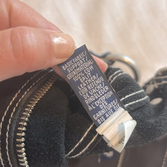 ⭐️ Beautiful Vintage Croissant Cow Leather Purse from GAP - Picture 5 of 9